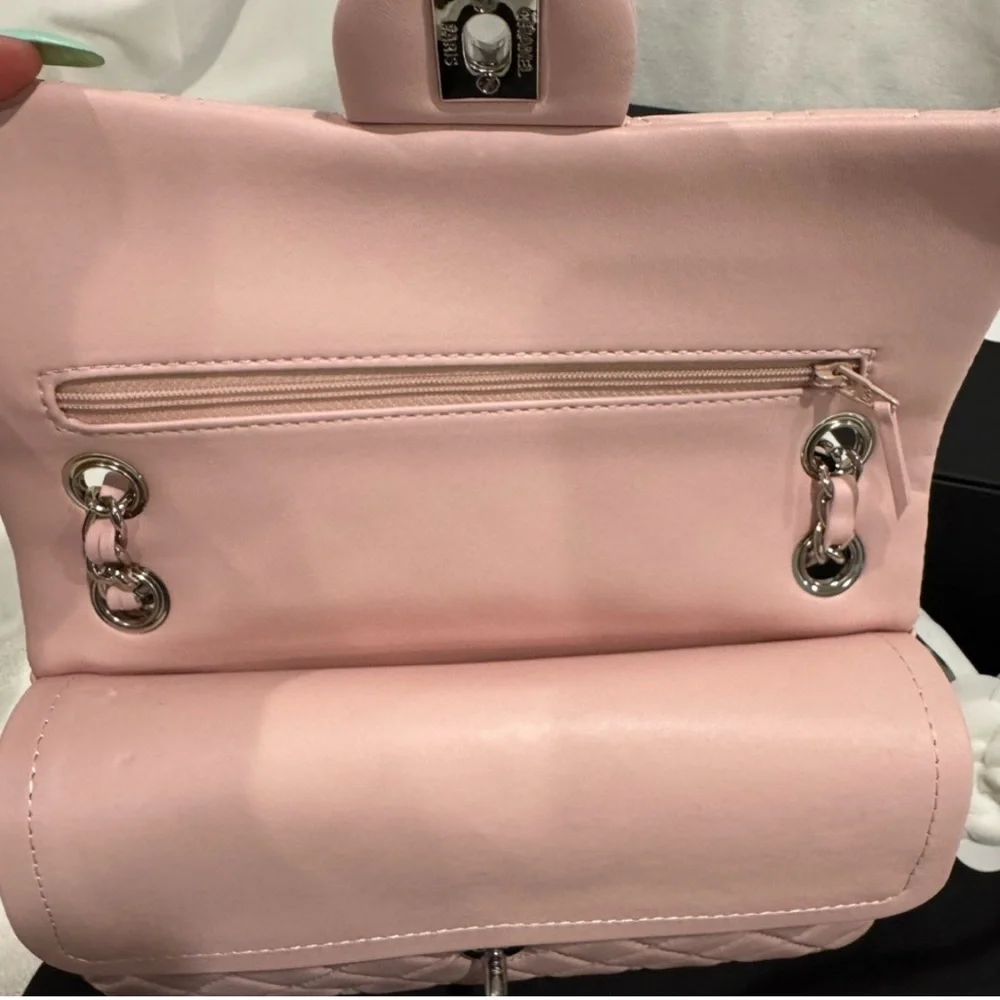 Pink Quilted Women Bag - Picture 4 of 10